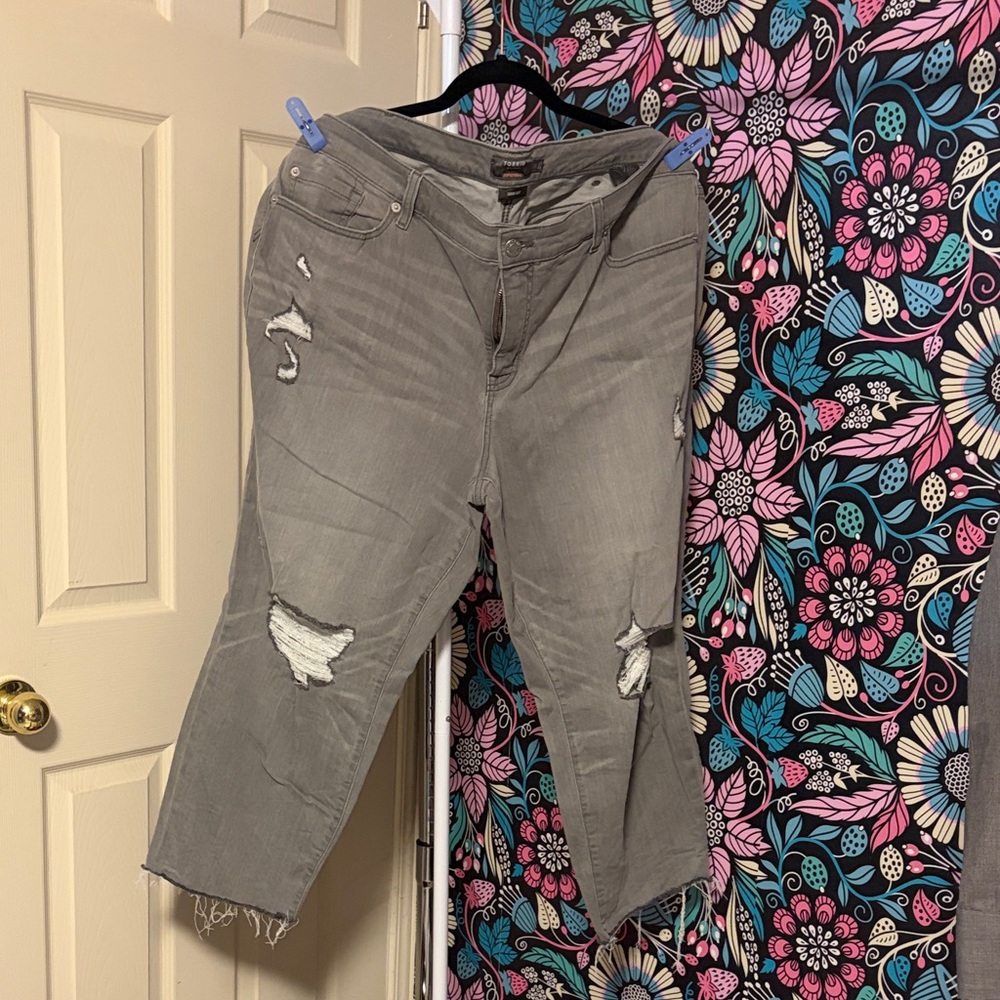 Torrid Gray Distressed Cropped Jeans
